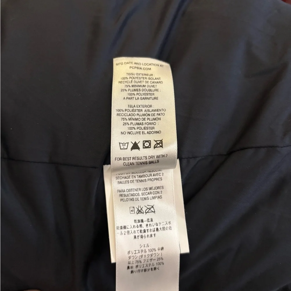 Patagonia Women's Navy Puffer Jacket - Picture 12 of 15